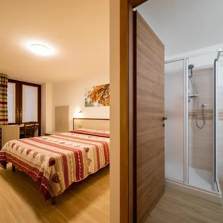 D'hotel A Rosy ゲストハウス アオスタ