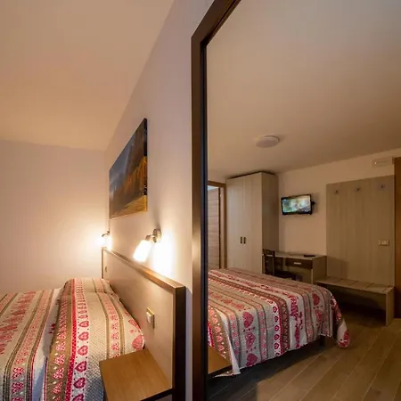 D'hotel A Rosy 招待所 3*