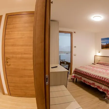 D'hotel A Rosy 2*