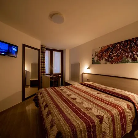 D'hotel A Rosy 게스트하우스 아오스타